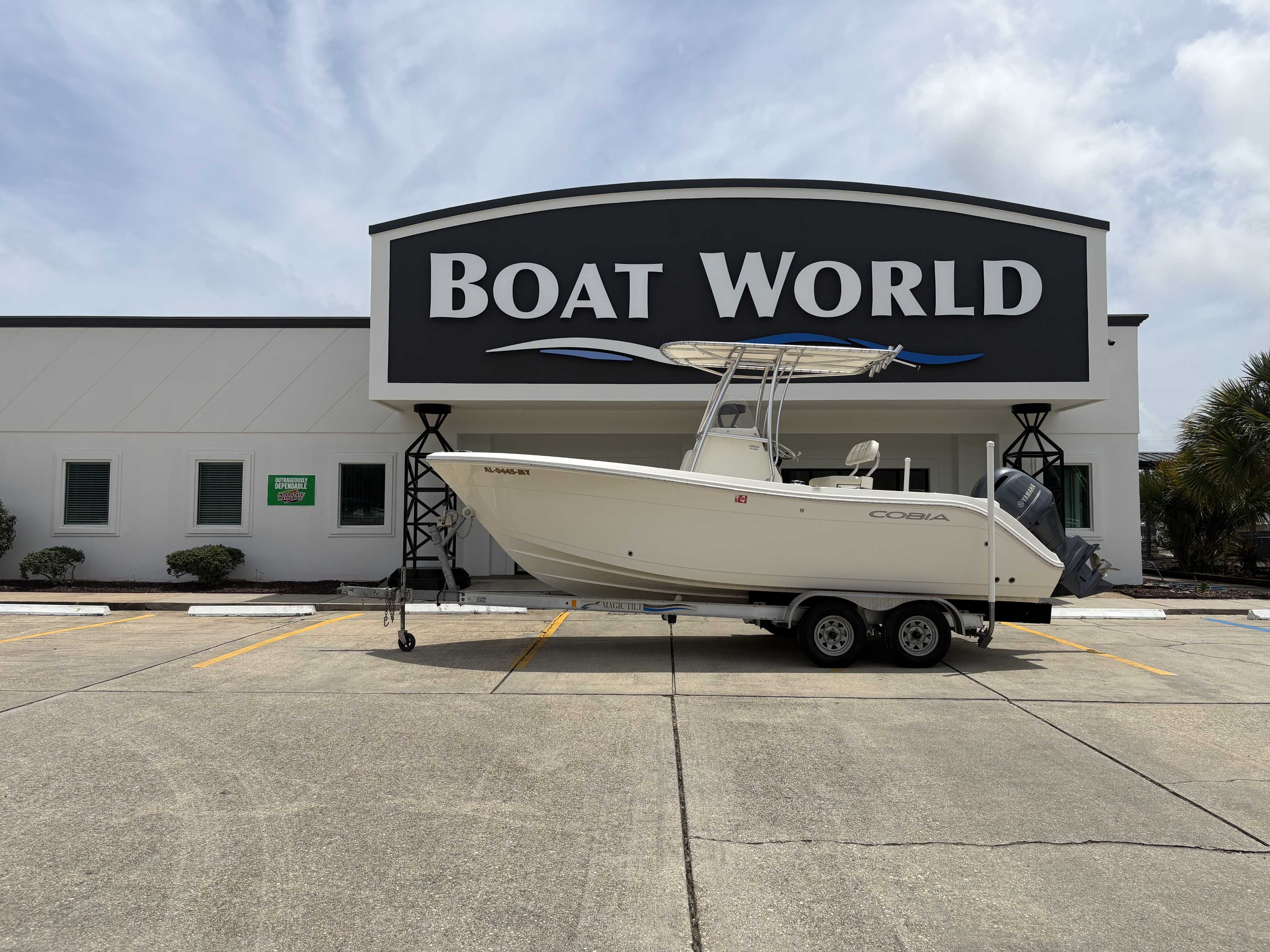 2016 Cobia 220